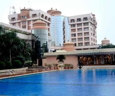 https://imgcld.yatra.com/ytimages/image/upload/t_hotel_yatra_city_desktop/v1432184083/Domestic Hotels/Hotels_Bhubaneshwar/Swosti Premium/Ovreview.jpg